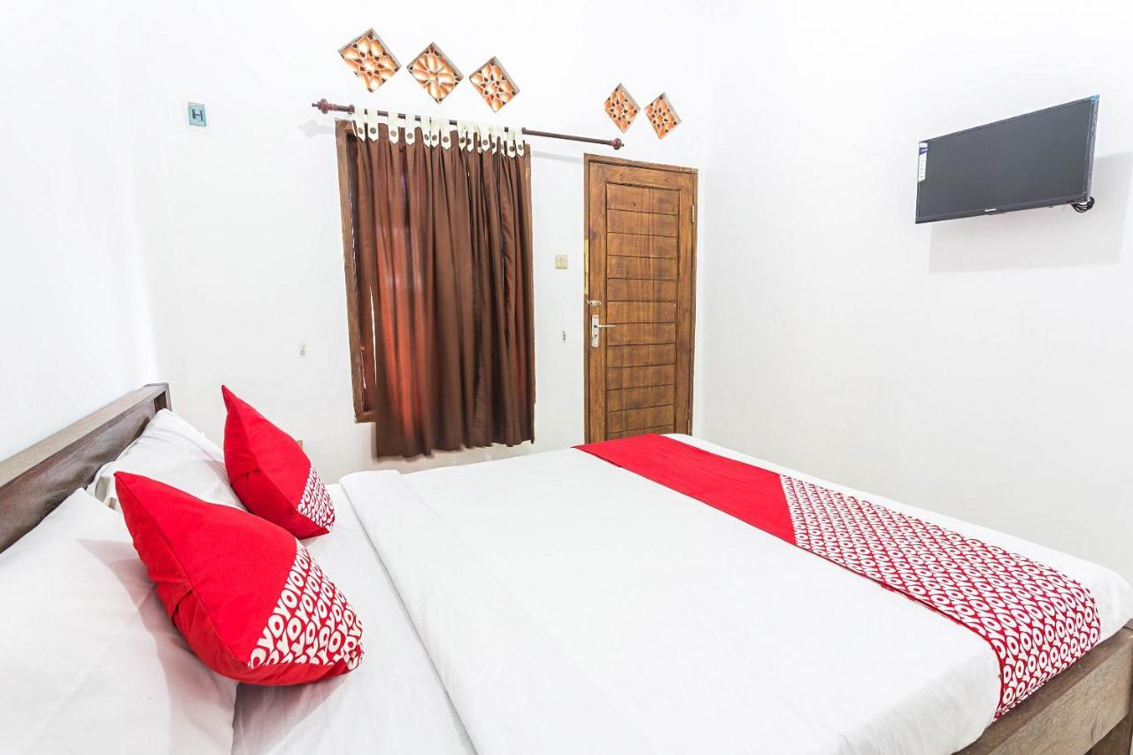 Oyo 1323 Murni Homestay Mangsit Exterior foto